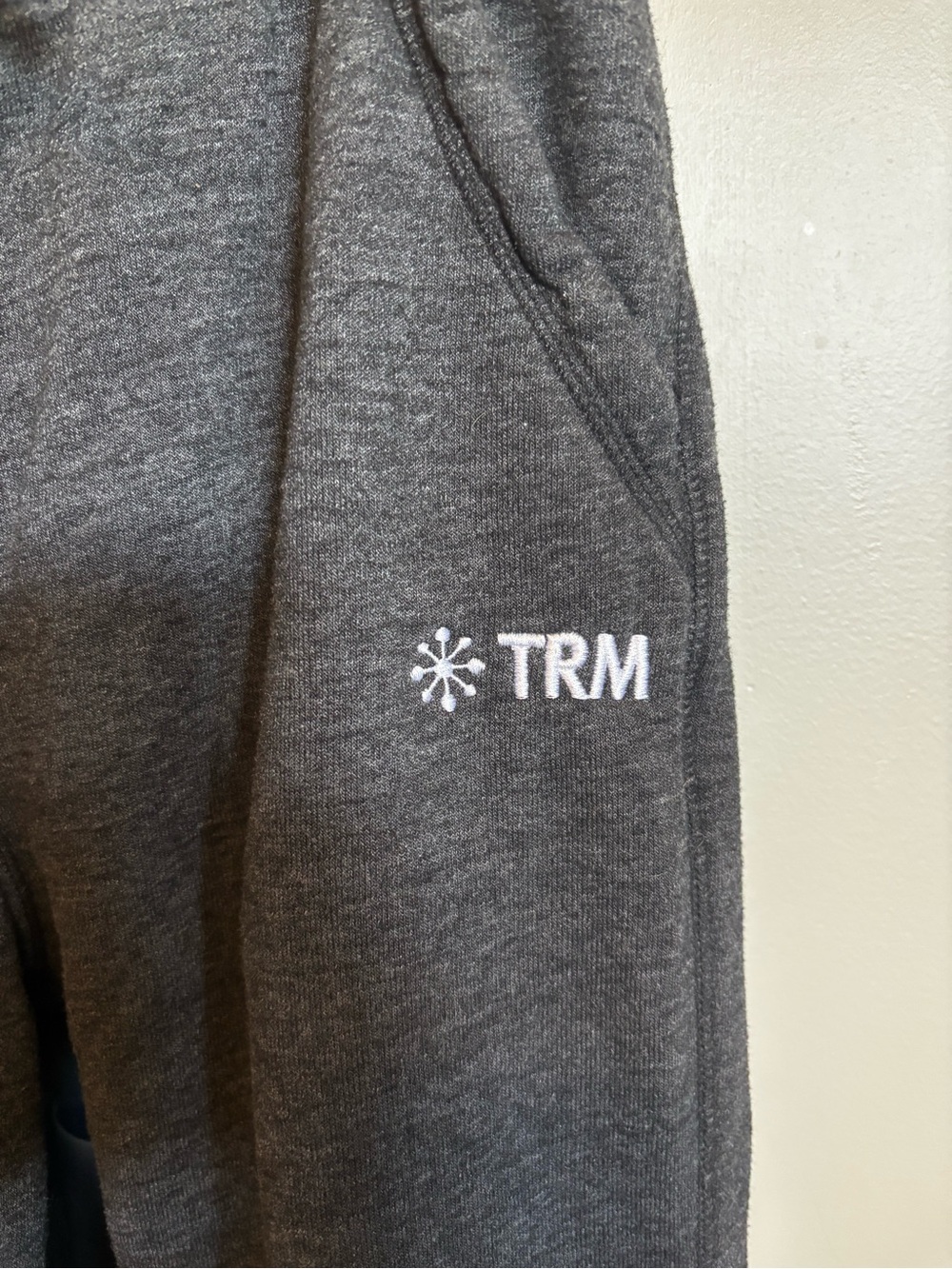 Marine Layer Women’s Small Jogger Sweatpants Gray Heather TRM Logo Soft Lounge - Picture 3 of 8